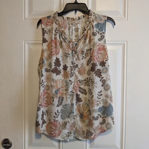 Lovely, pale pink and pale brown, sleeveless shirt.